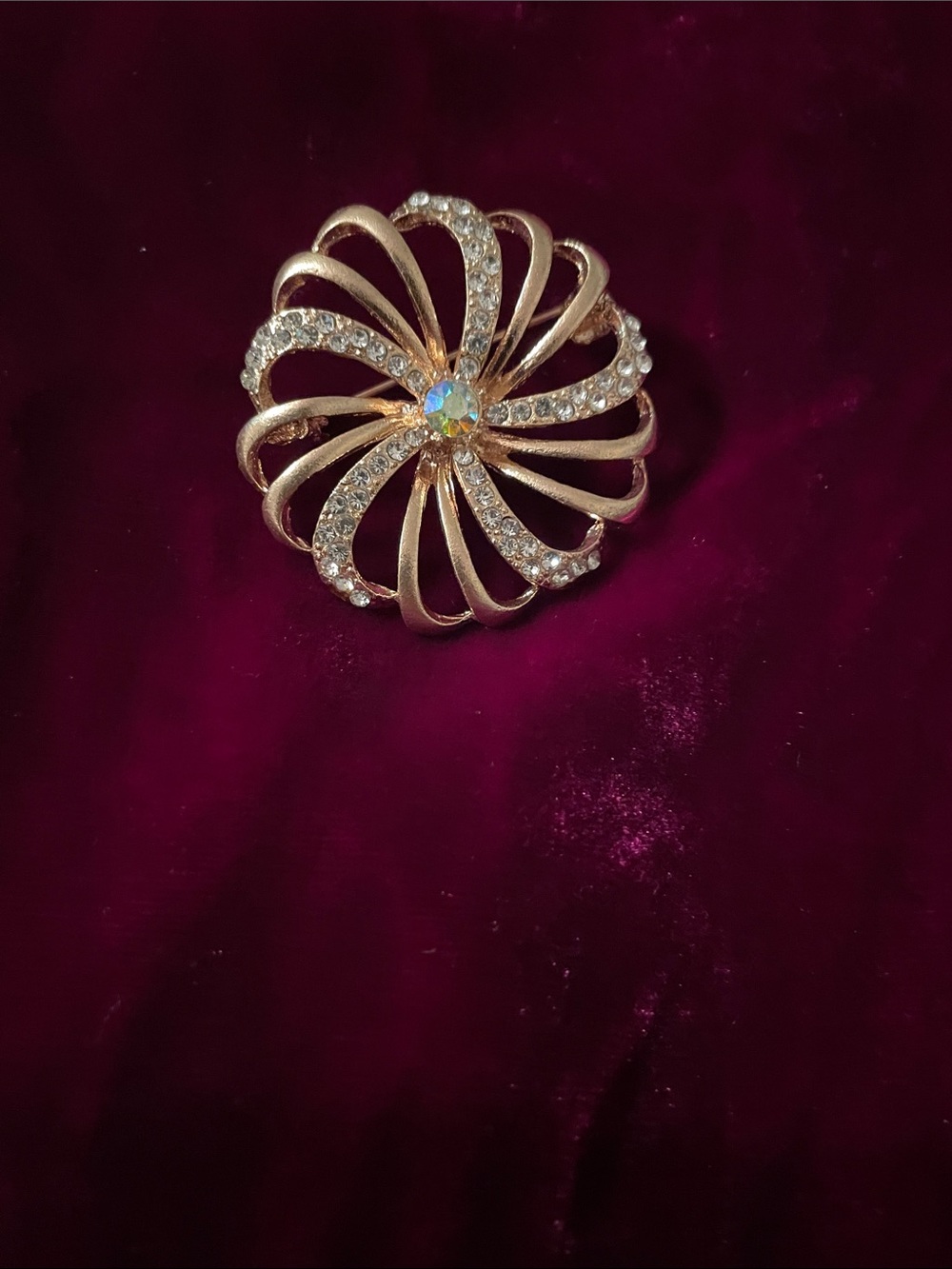 Source Unknown Gold-tone Floral Crystal Brooch with Aurora Center